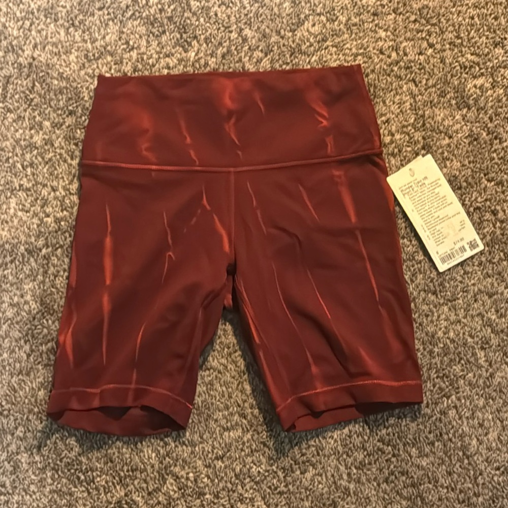 Lululemon Wunder Train high rise biker short in size 8–Merlot/red tie dye NWT